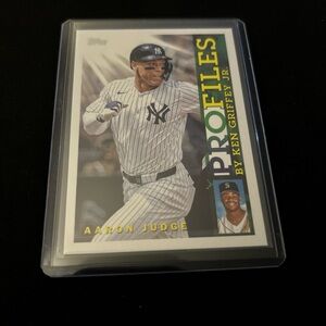 Topps White & Navy 'Profiles' Baseball Card